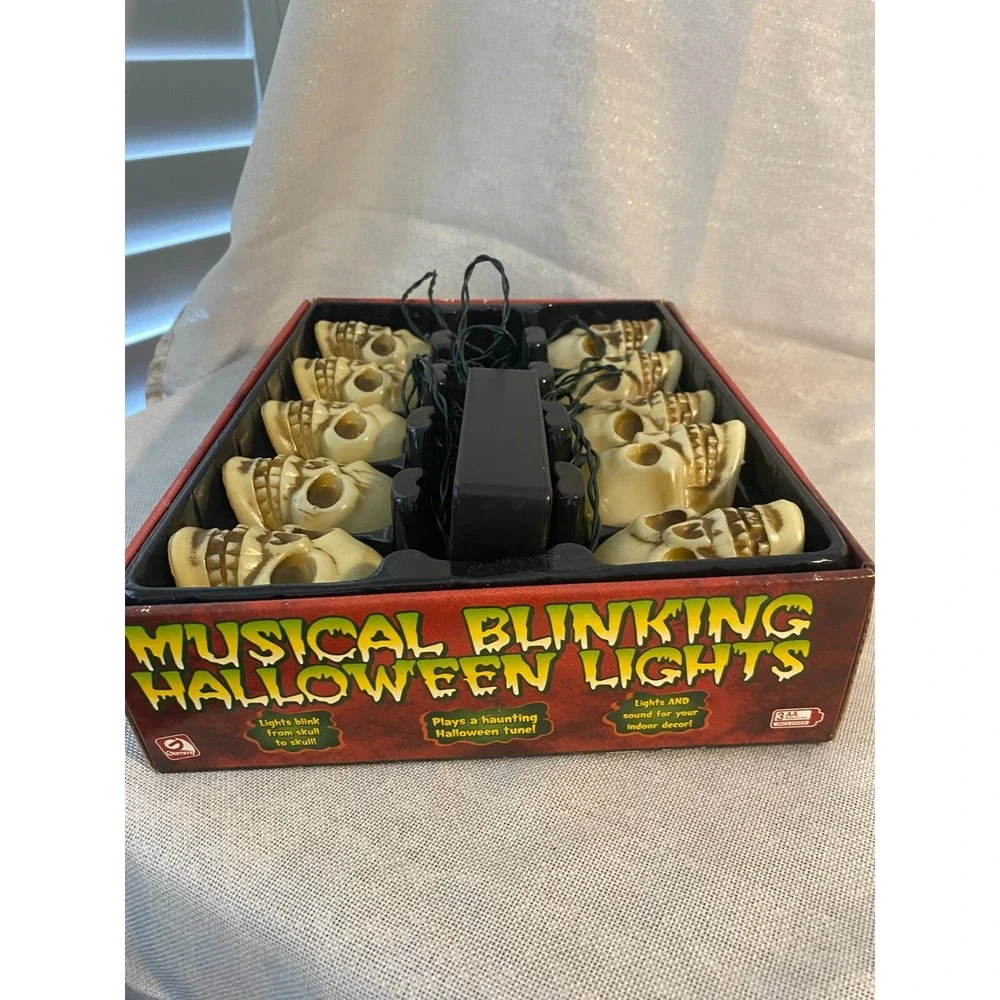 Musical‎ Blinking Skull Halloween Lights Collectible Decorative Gemmy